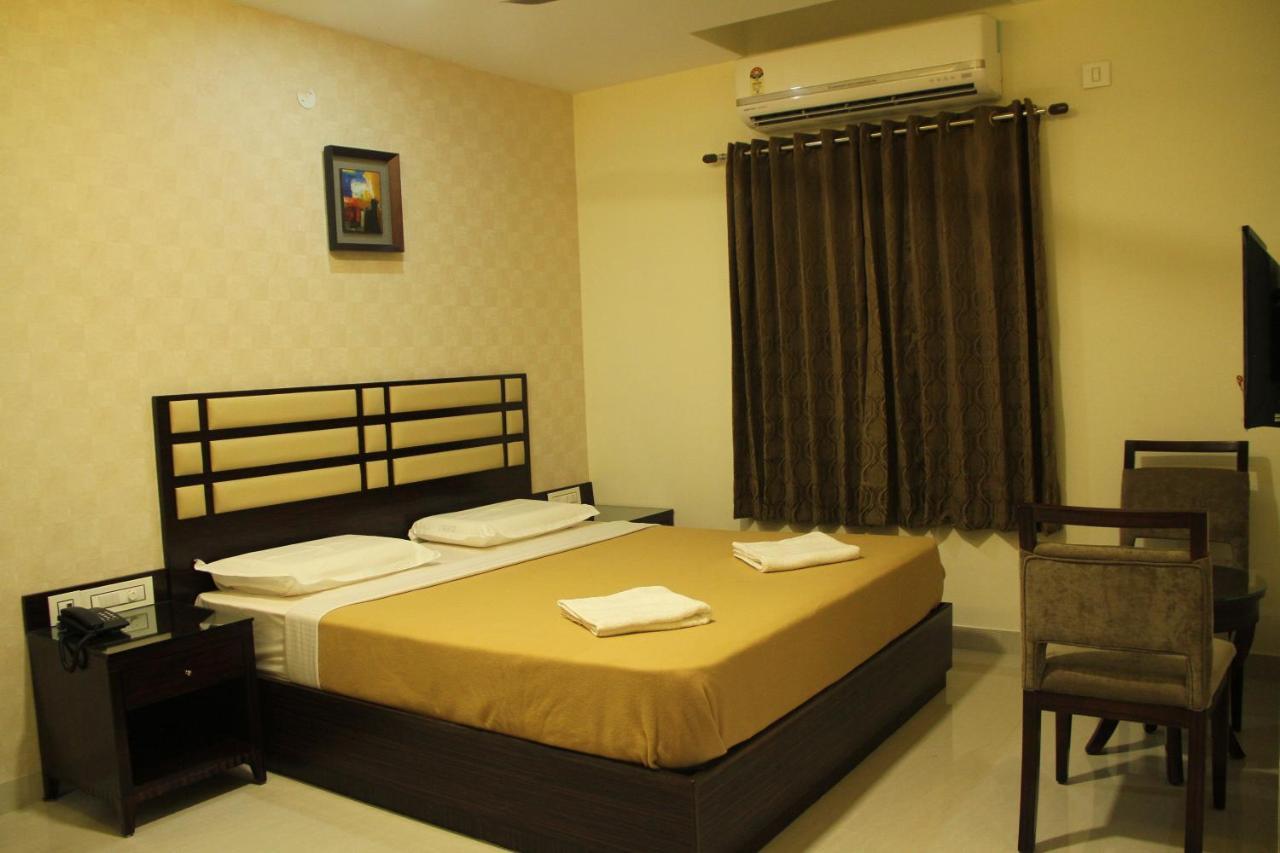 Hotel M.P Temples Inn Kumbakonam Exteriör bild